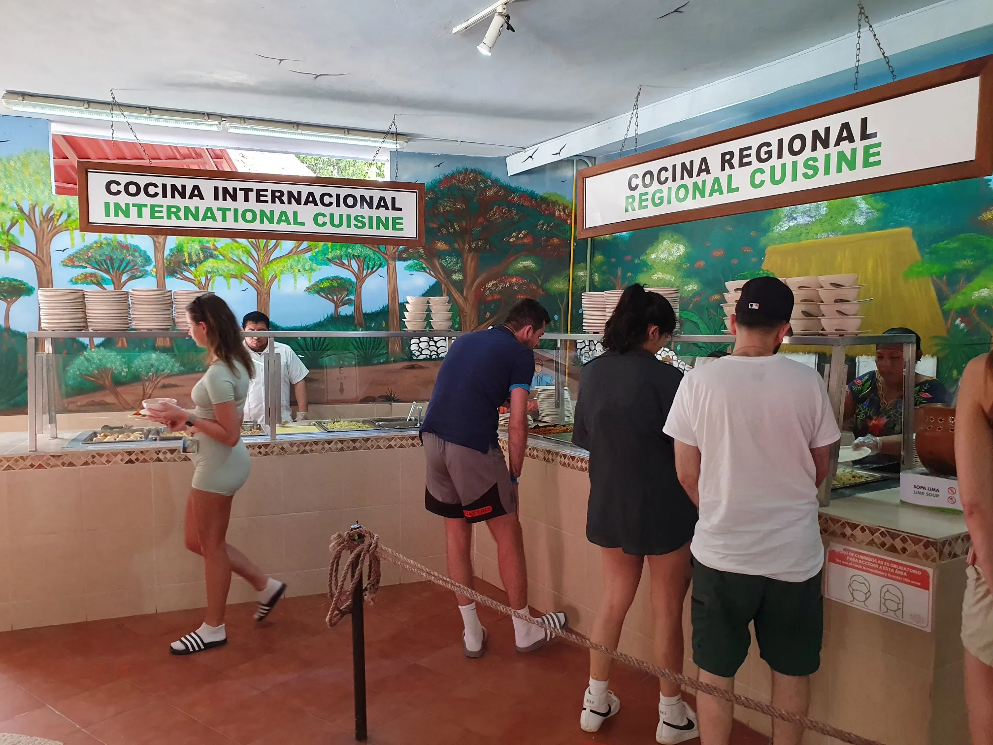 <img alt="" src="/user/pages/tecartmedia/mexiko/chichen-itza/chichen-itza-mittagsessen/20250205_103638.webp?title" />