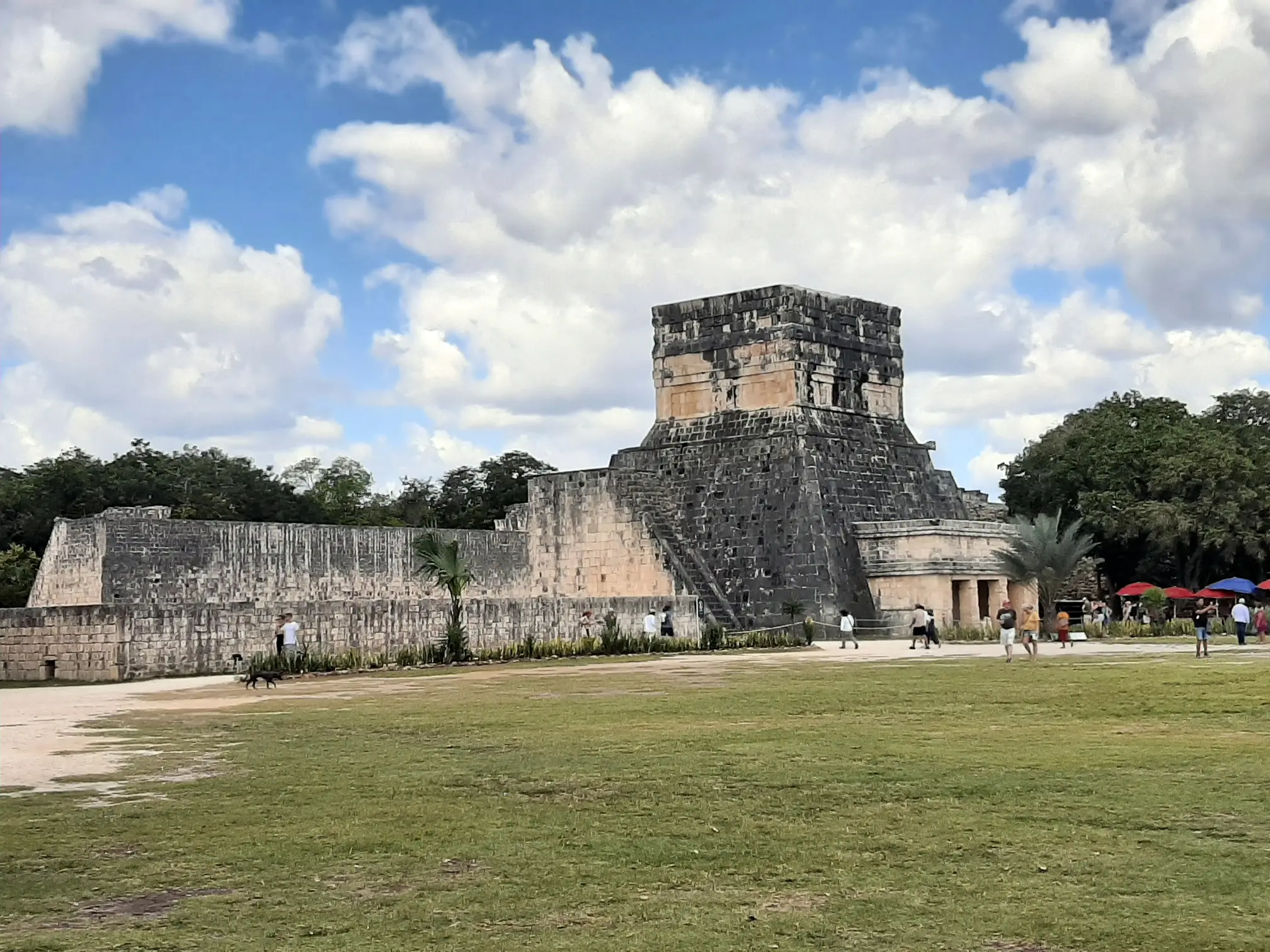 <img alt="" src="/user/pages/tecartmedia/mexiko/chichen-itza/chichen-itza/20250205_121430.webp?title" />