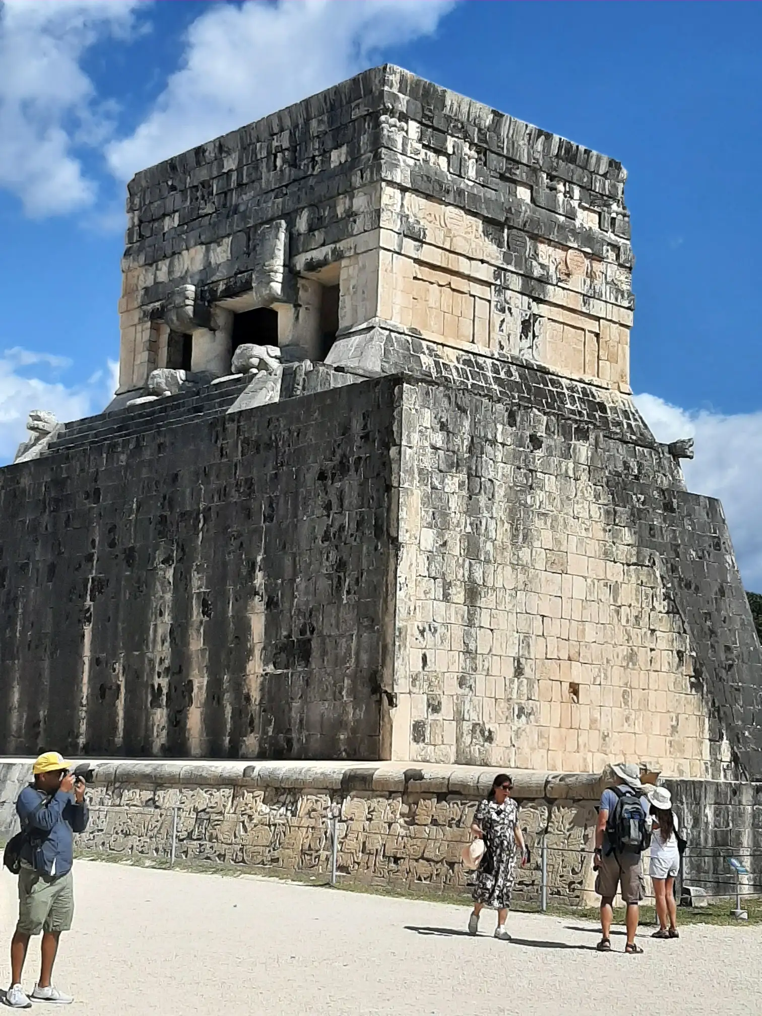 <img alt="" src="/user/pages/tecartmedia/mexiko/chichen-itza/chichen-itza/20250205_123454.webp?title" />